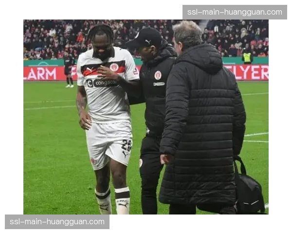 官方:尼斯前锋莫菲因腿筋受伤将缺席四周 官方:尼斯前锋莫菲因腿筋受伤将缺席四周